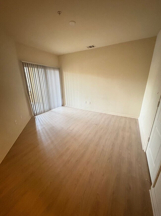 Building Photo - 9050 Double R Blvd