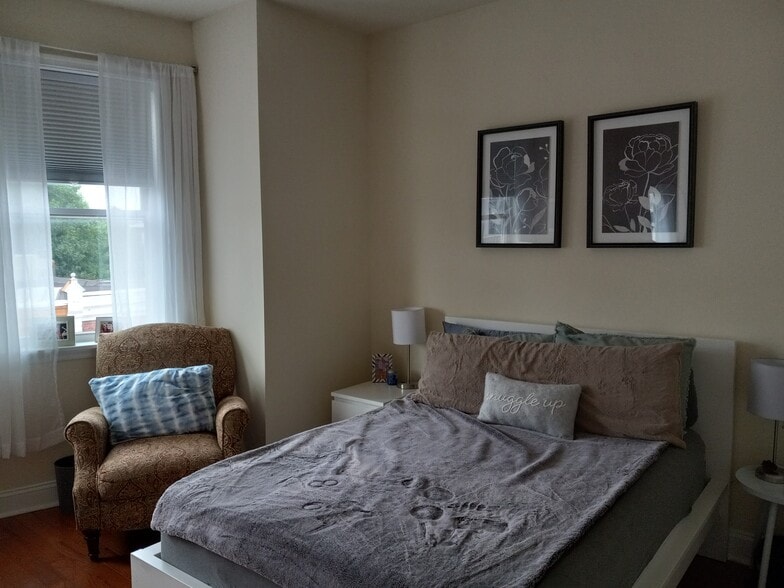 Building Photo - 1708 Fontain St