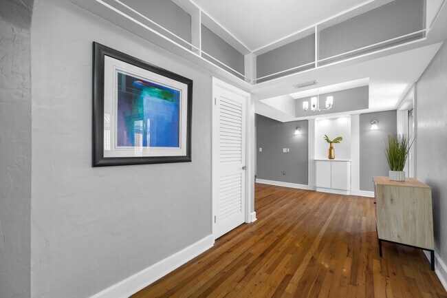 Building Photo - Historic Granada Terrace Home in St. Pete!!