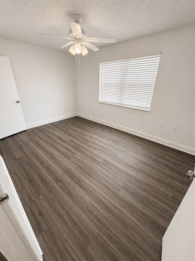Building Photo - 1181 Bentley Rd