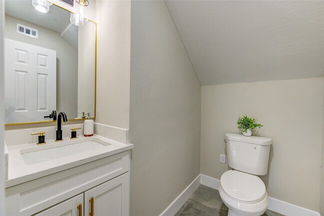 Building Photo - 1901 Canyon Creek Ct