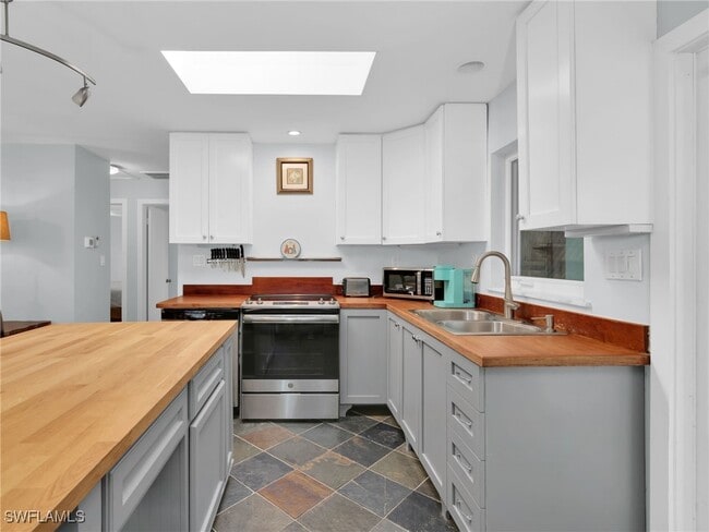 Building Photo - 9144 7th St N