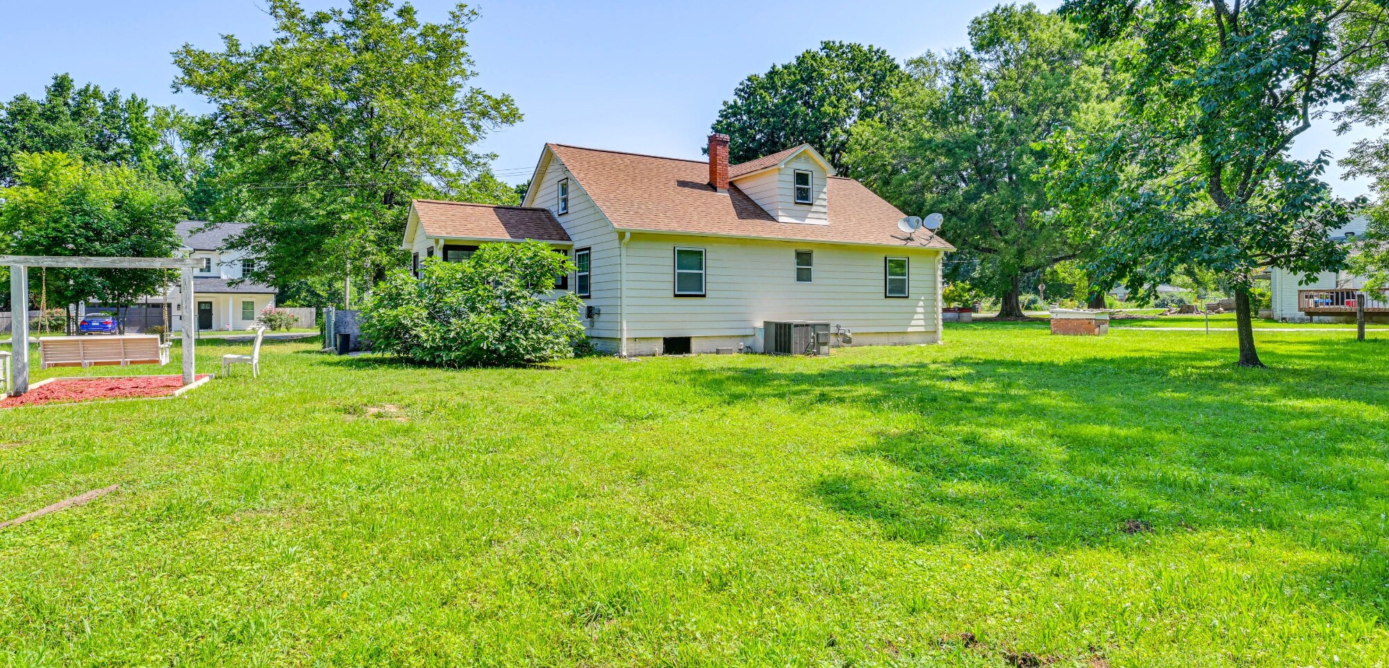 Building Photo - Room in Single Family Home on Austin Dr