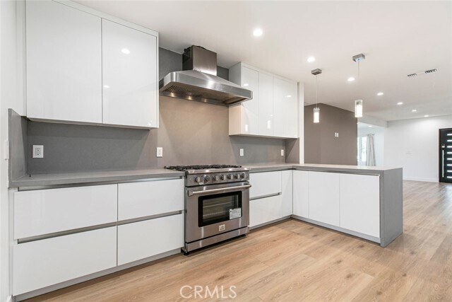 Building Photo - 528 Spencer St