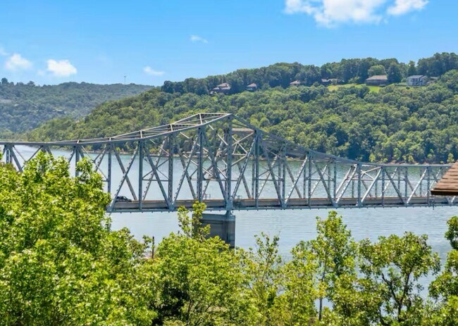 Building Photo - Remodeled and Stunning 1 Bedroom Condo | Fully Furnished | All Utilites Included | 1 Bathroom | K...