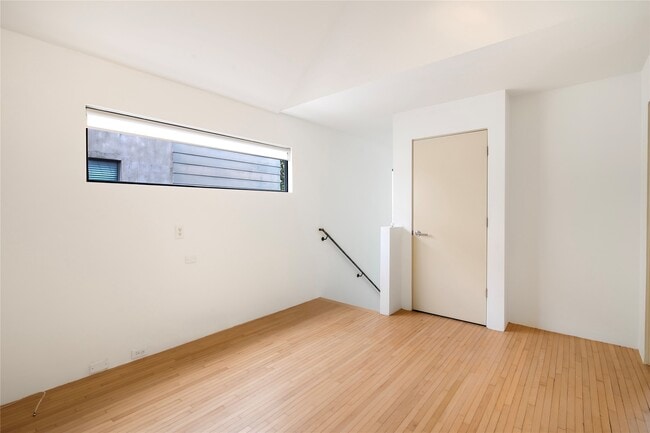 Building Photo - 730 Tulane St