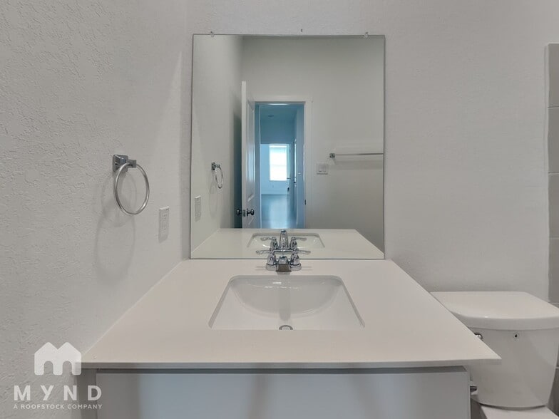 Building Photo - 10632 Ysasmendi Rdg