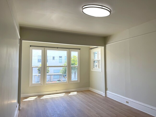 Building Photo - 242-246 Balboa