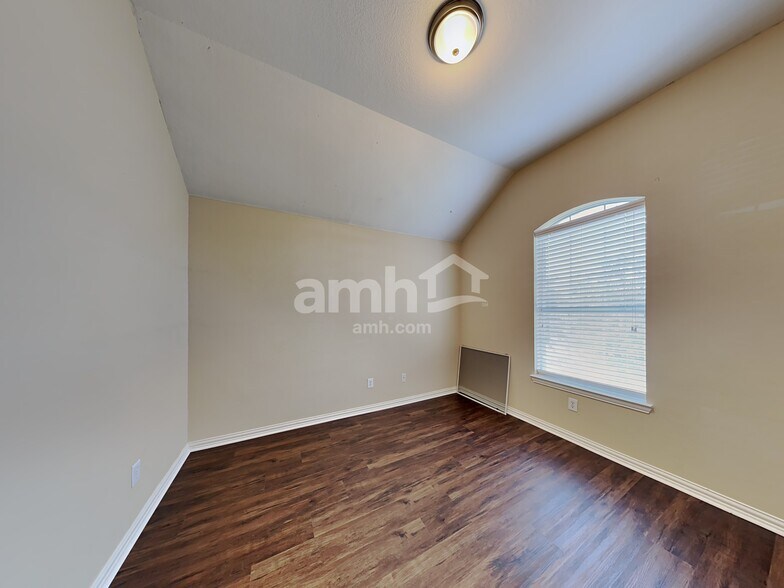 Building Photo - 1218 Kynette Dr