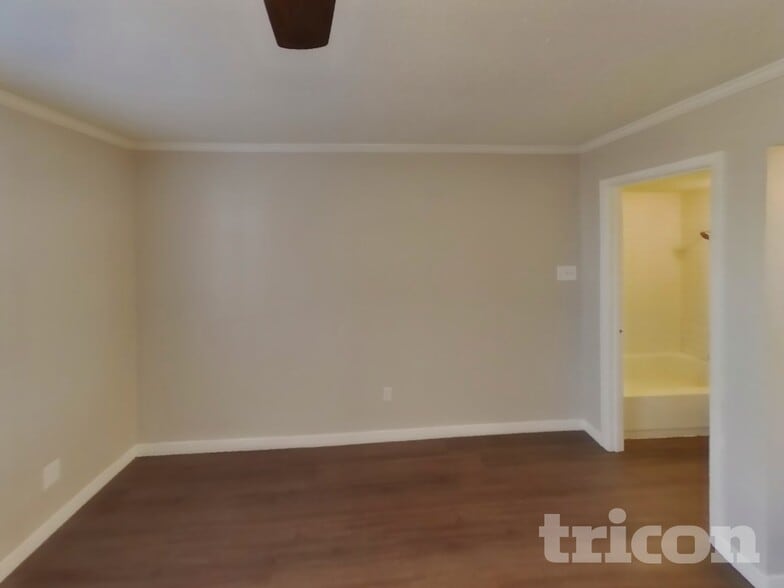 Building Photo - 2128 Placid Dr