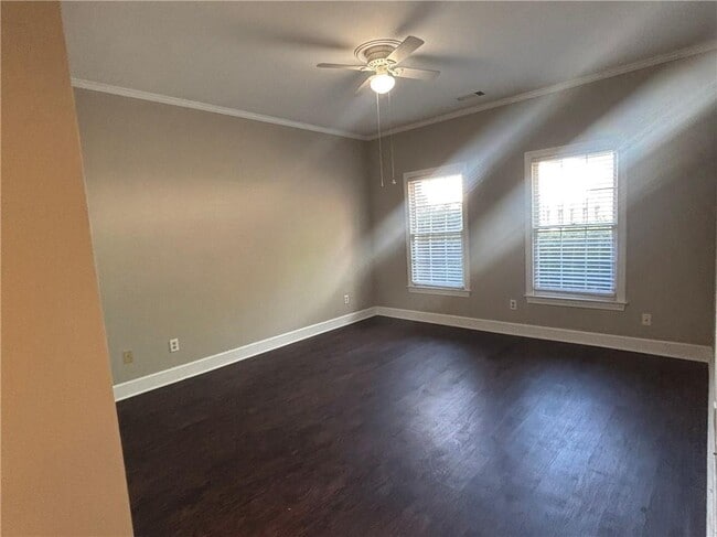 Building Photo - 407 Boulevard NE