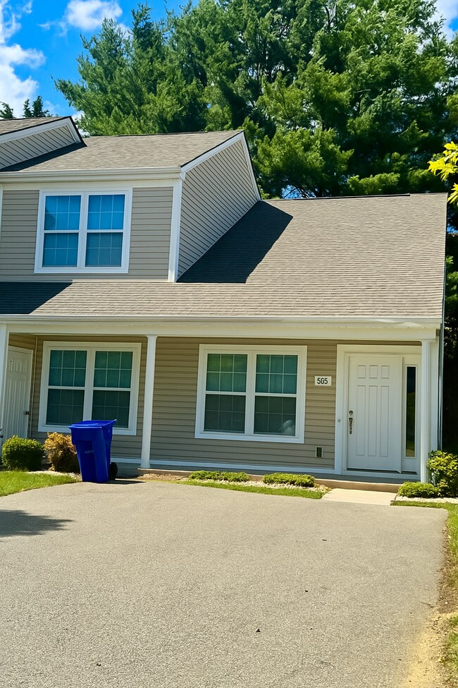 Primary Photo - 505 Pin Oak Dr NW