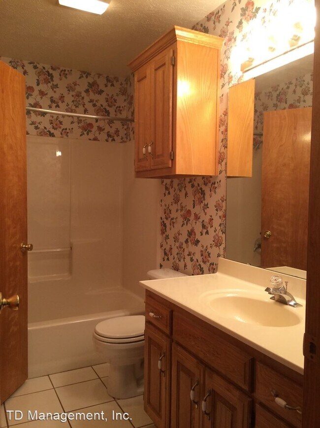 Building Photo - 2 br, 2 bath House - 2289 W. Woodbury St