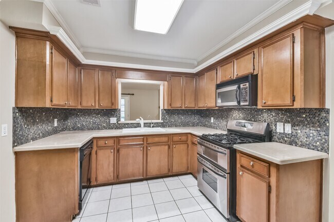 Building Photo - 20 Tulip Hill Ct