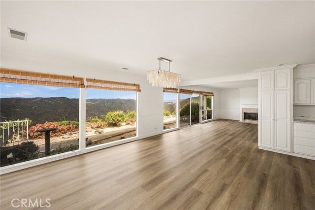 Building Photo - 1545 Skyline Dr