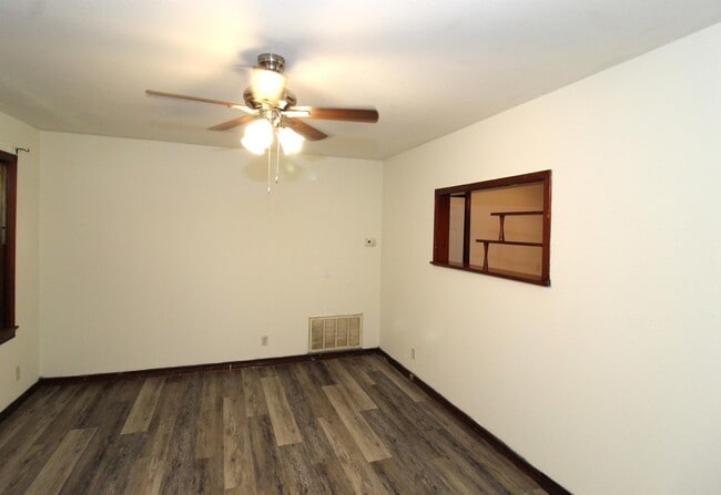 Building Photo - 507 Geneva St