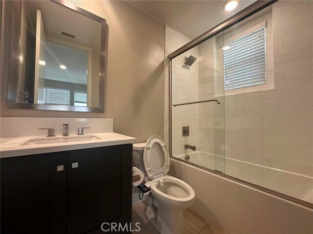 Building Photo - 140 Crossover