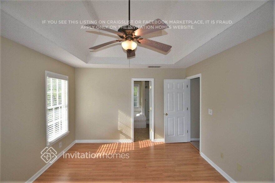 Building Photo - 135 Lacey Oak Ln