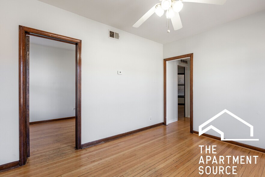 Building Photo - 4810 W Armitage Ave