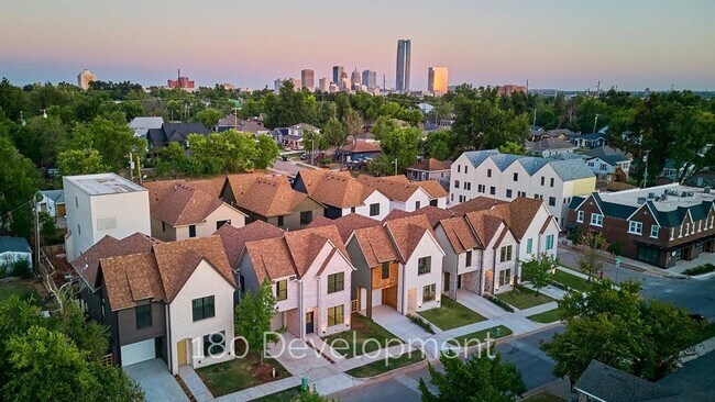 Building Photo - 1649 NW 12th St