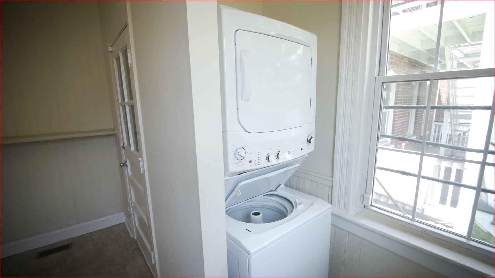 Washer/Dryer - 512 W Clay St