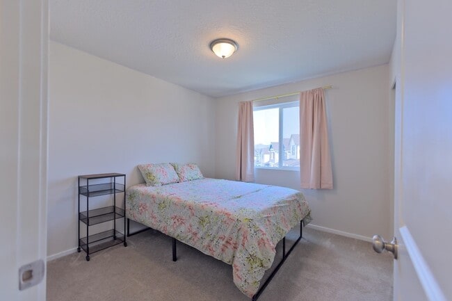 Building Photo - 24378 E Harrier Ln