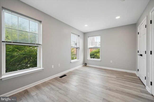 Building Photo - 745 S Juniper St