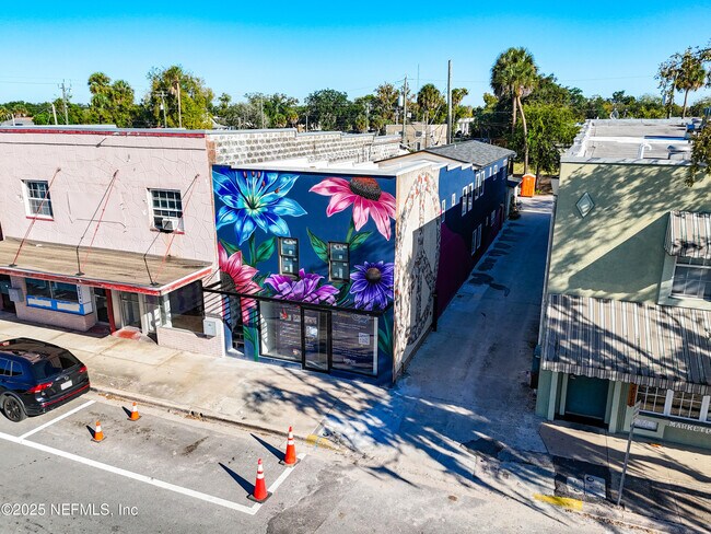 Building Photo - 912 St Johns Ave