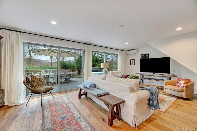 Building Photo - 25 Miami Ave