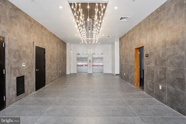 Building Photo - 1201 Vine St