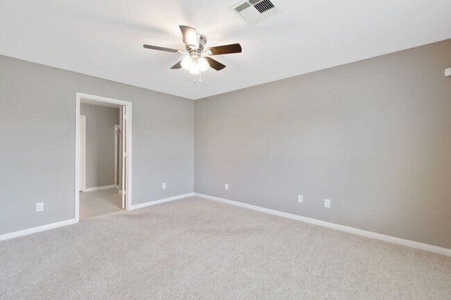 Building Photo - 31007 E Lost Creek Blvd