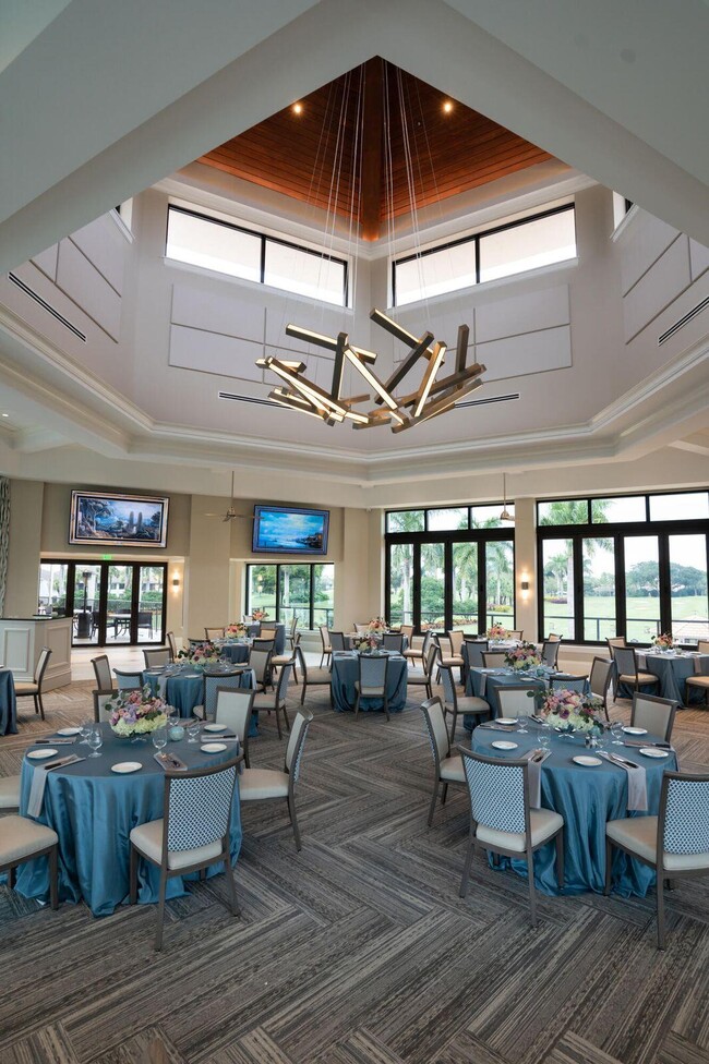 Building Photo - 7455 Glendevon Ln