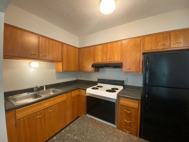 Building Photo - $1,250 | 2 Bedroom, 1 Bathroom Duplex | No...