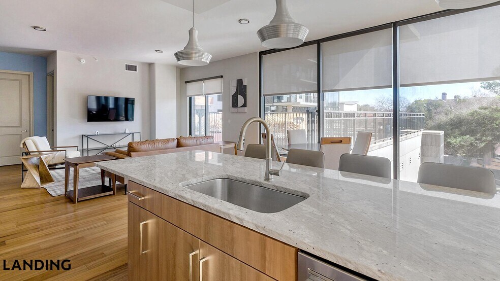 Building Photo - 1414 Wood Hollow Dr