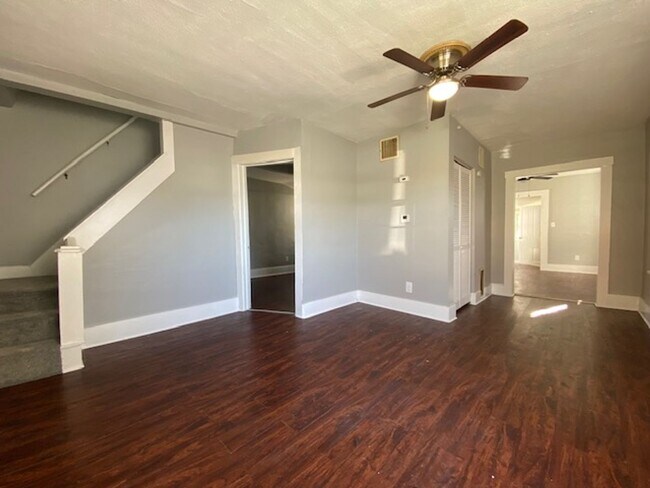 Building Photo - 1-198 1/2 E High St