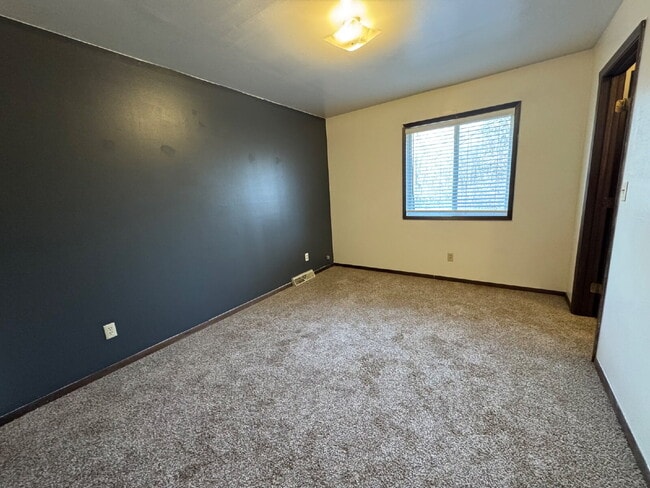 Building Photo - STOP SCROLLING — THIS TOWNHOUSE HAS IT ALL!