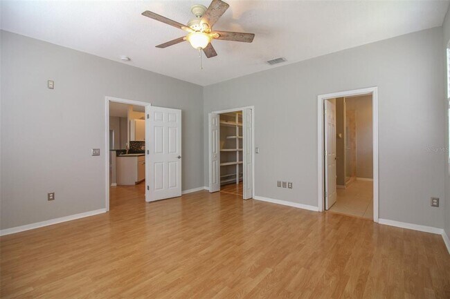 Building Photo - 5491 Moon Valley Dr