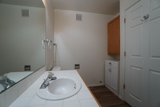 Building Photo - 3770 Strawberry Field Grove