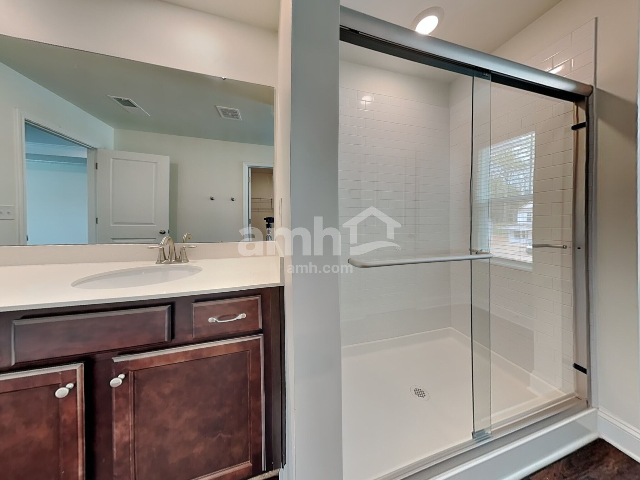 Building Photo - 636 Rivermist Dr