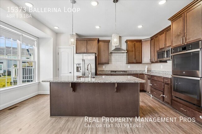 Building Photo - 15373 Ballerina Lp