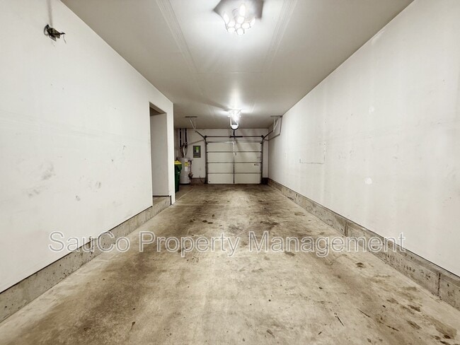 Building Photo - 11044 Southwest Sage Terrace