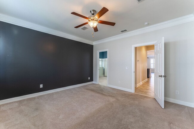 Building Photo - 3 Bedroom 2.5 Bath House in Boltons Landin...