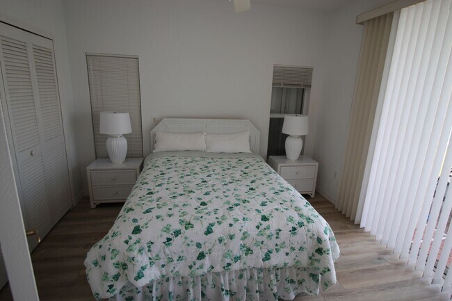 Building Photo - Short Term Rental ** Available 11/1/25 ** 3 Bed/2 Bath Pool Home ** Punta Gorda Isles** $7,500/mo