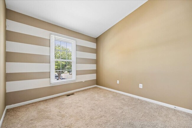 Building Photo - Luxury Townhome at Lake Linganore