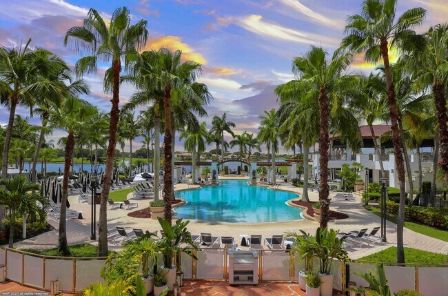 Building Photo - 23 Lexington Ln W