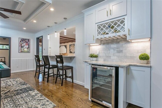 Building Photo - 6680 Williamson Dr NE