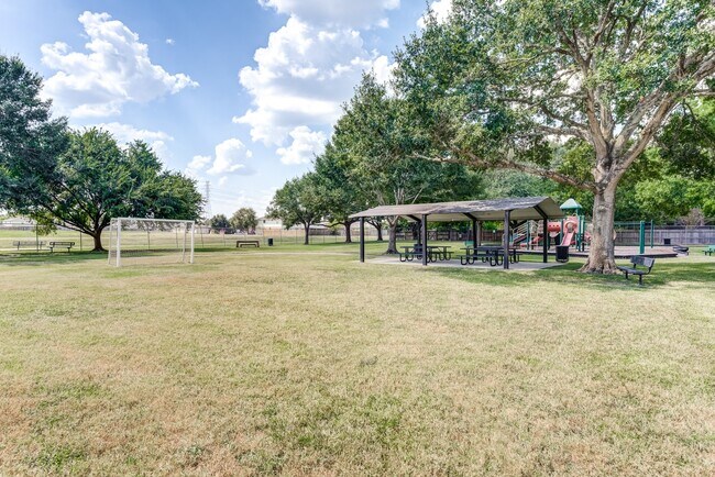Building Photo - 9206 Beringwood Dr