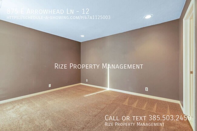 Building Photo - 875 E Arrowhead Ln