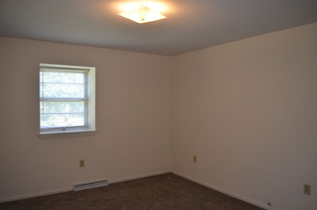 Building Photo - 4819 Meadow Lark Ln