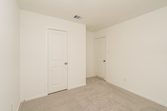 Building Photo - 7907 Meadow Cranesbill Ln